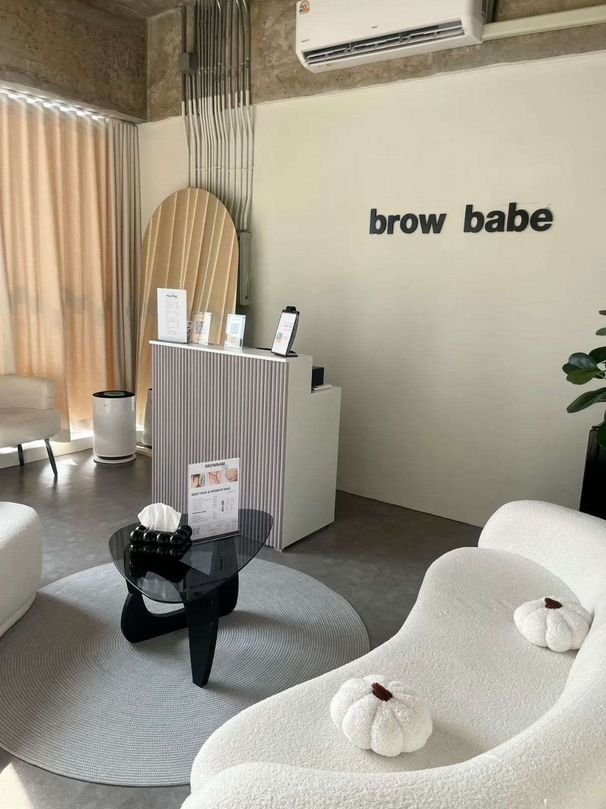 The Brow Lab, Instagram project